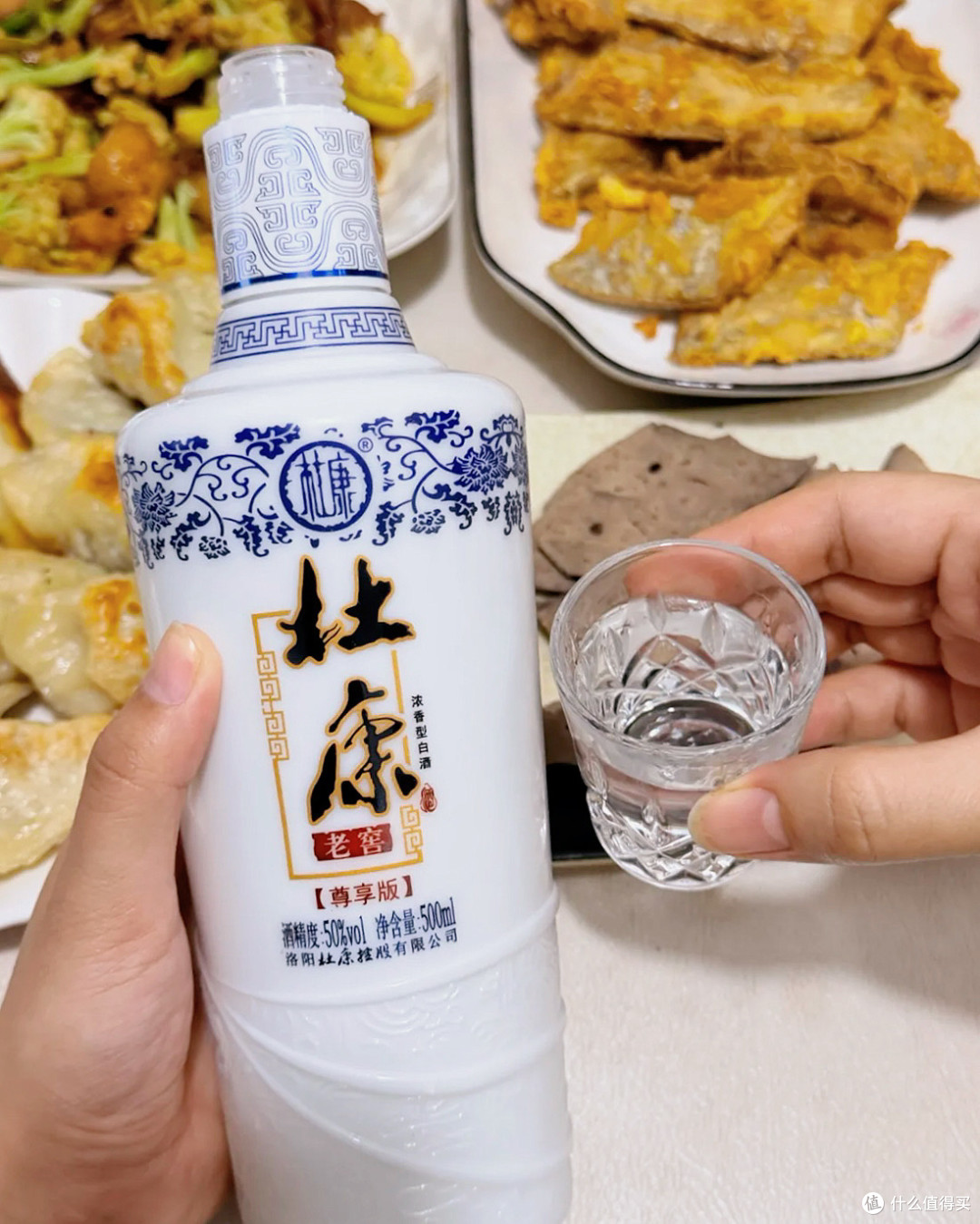 中秋家宴佐酒指南|一百多元整箱入手的口粮酒能撑起节日硬菜局?