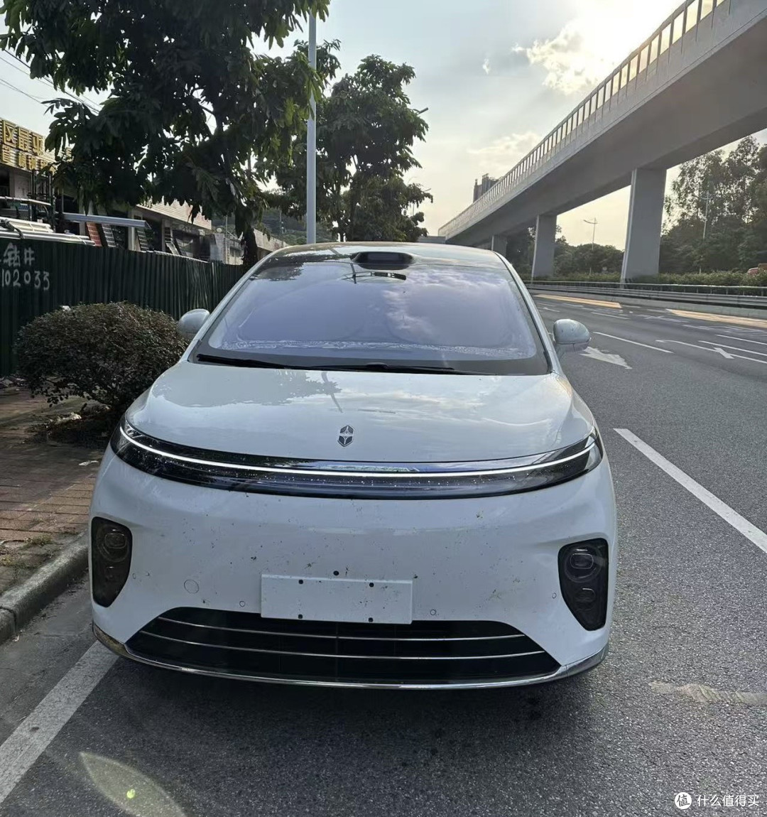 32.98万起!享界V8开启预售,华为把大型MPV也卷到30万级了?