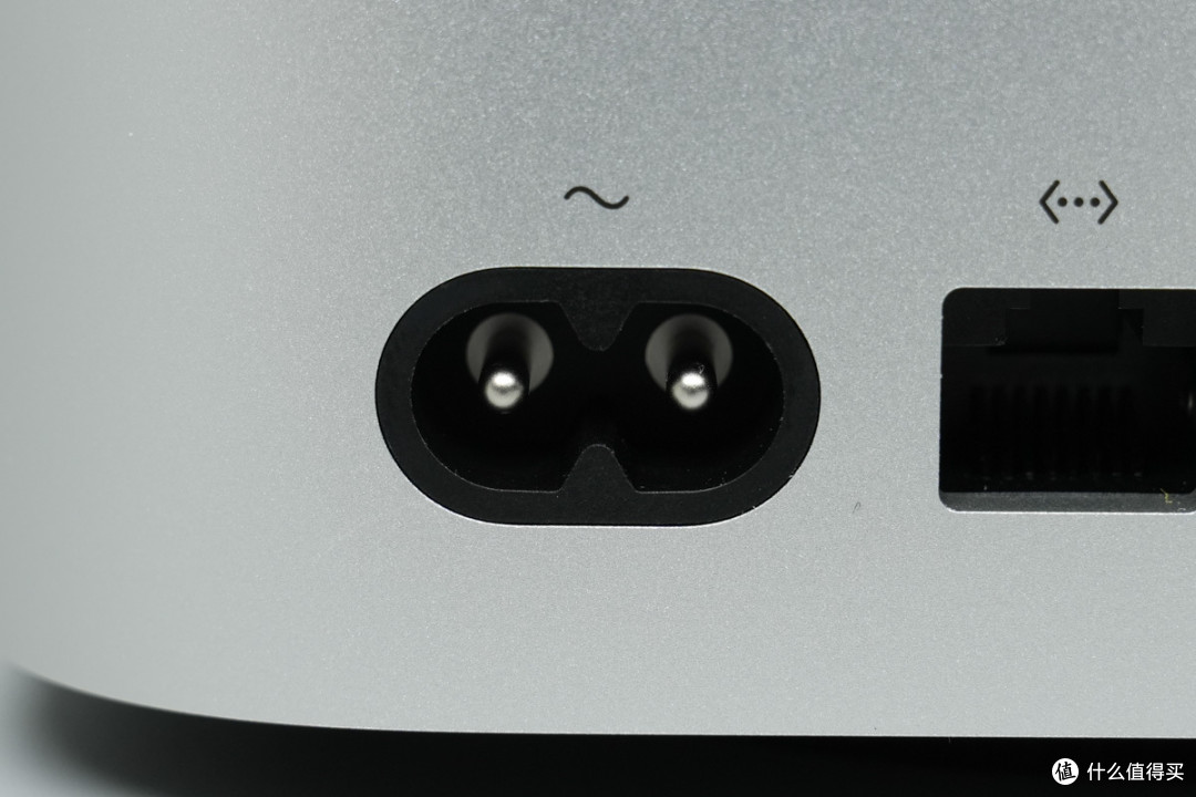 苹果M6 Mac mini迷你主机6999起做得如何?拆解看看
