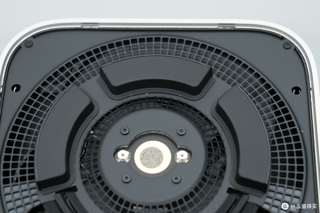 苹果M6 Mac mini迷你主机6999起做得如何?拆解看看