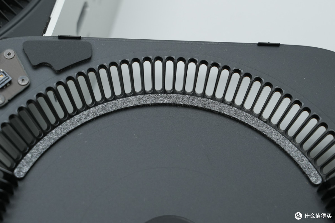 苹果M6 Mac mini迷你主机6999起做得如何?拆解看看