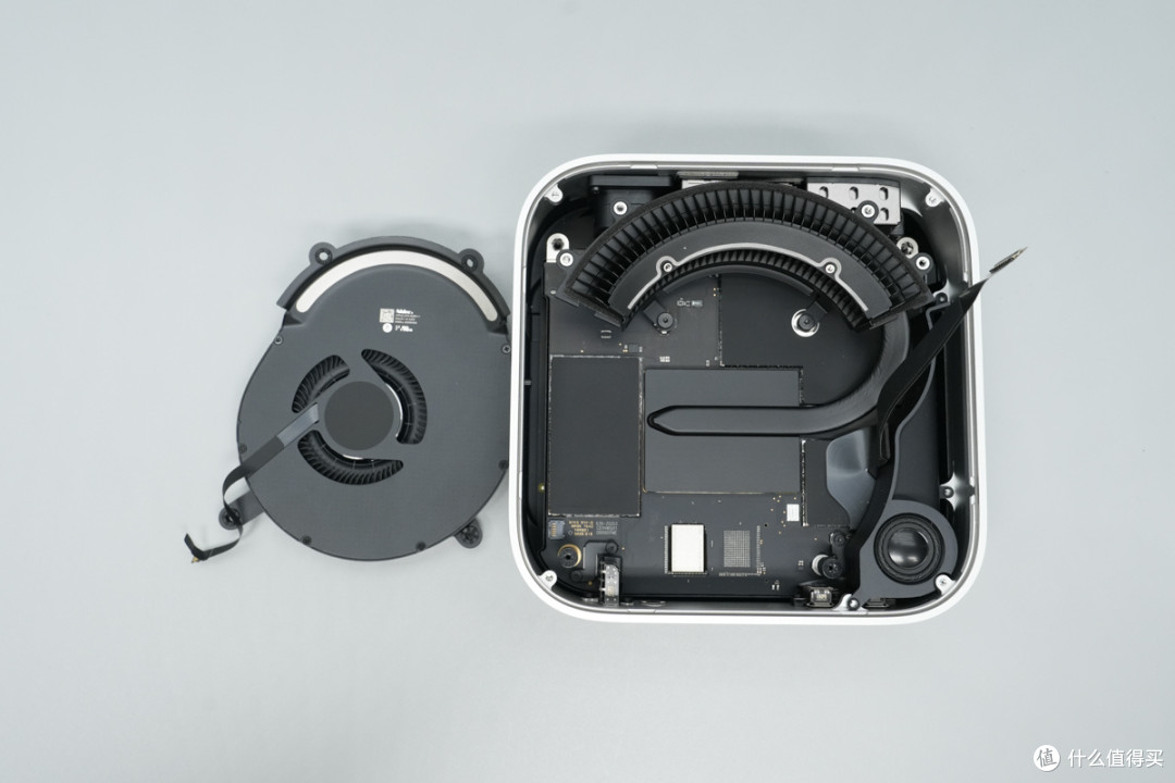 苹果M6 Mac mini迷你主机6999起做得如何?拆解看看