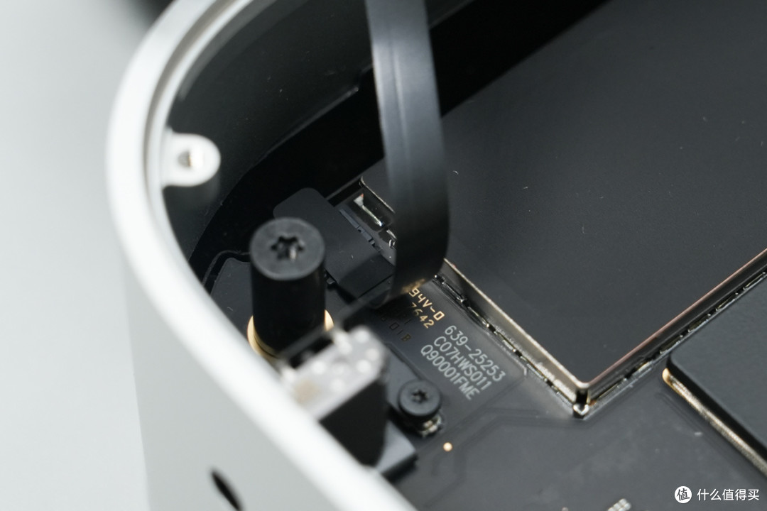苹果M6 Mac mini迷你主机6999起做得如何?拆解看看