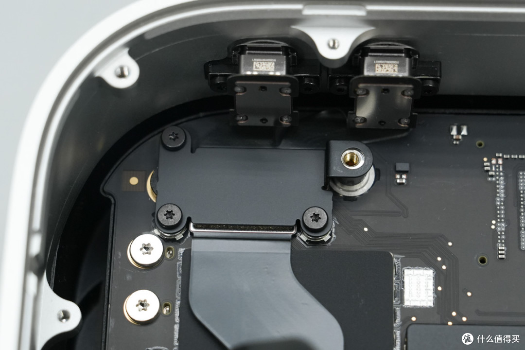 苹果M6 Mac mini迷你主机6999起做得如何?拆解看看
