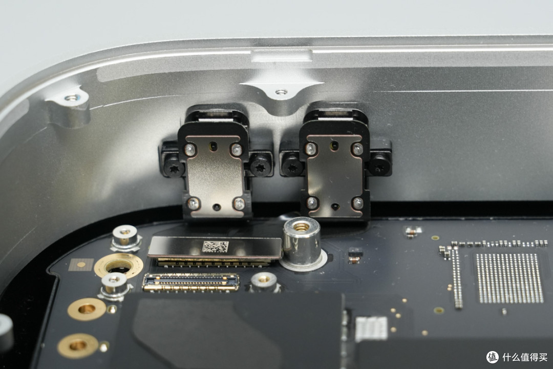 苹果M6 Mac mini迷你主机6999起做得如何?拆解看看