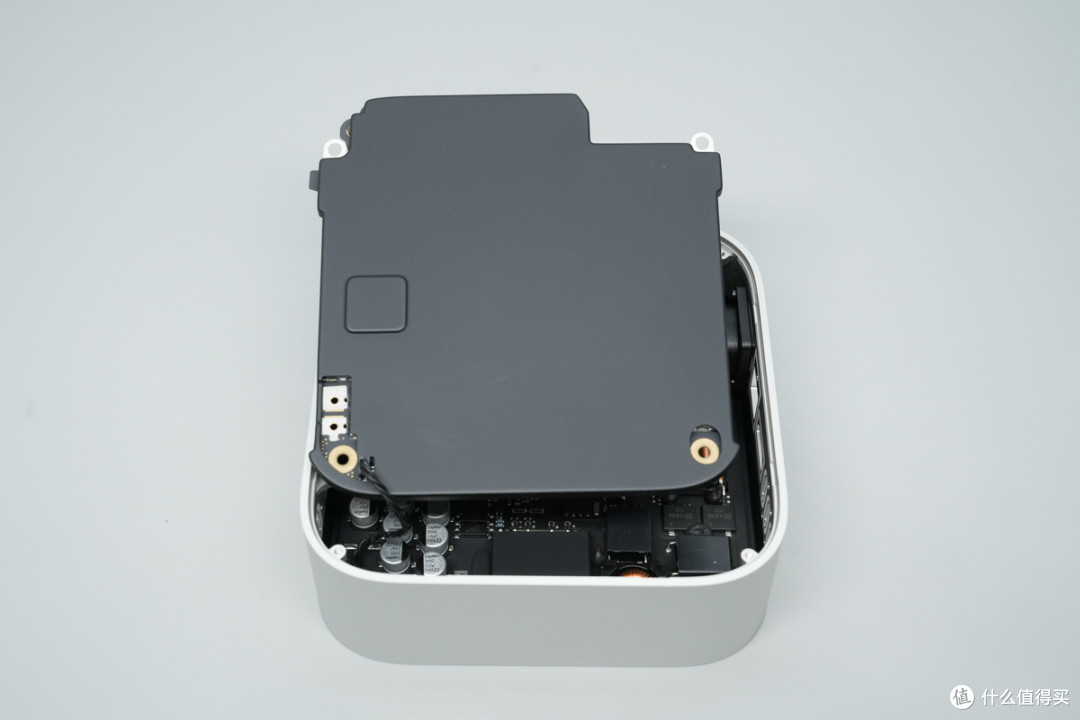 苹果M6 Mac mini迷你主机6999起做得如何?拆解看看