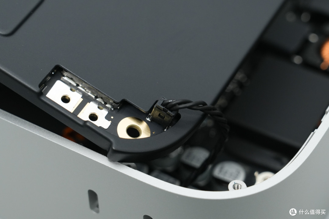 苹果M6 Mac mini迷你主机6999起做得如何?拆解看看