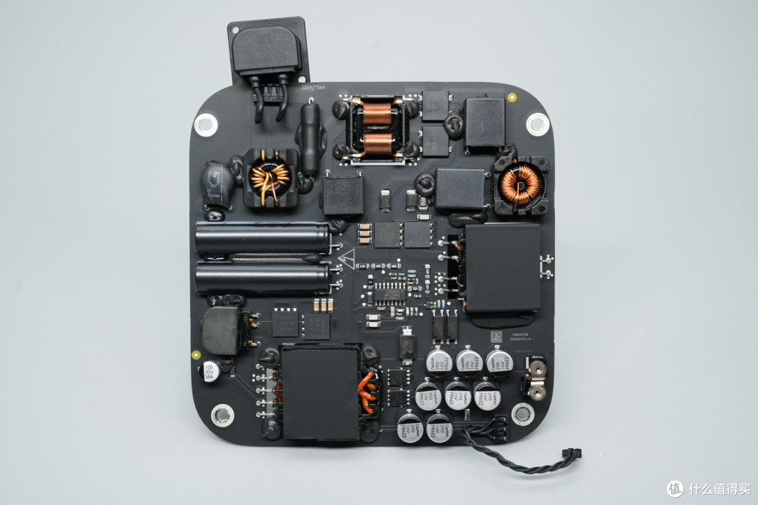 苹果M6 Mac mini迷你主机6999起做得如何?拆解看看