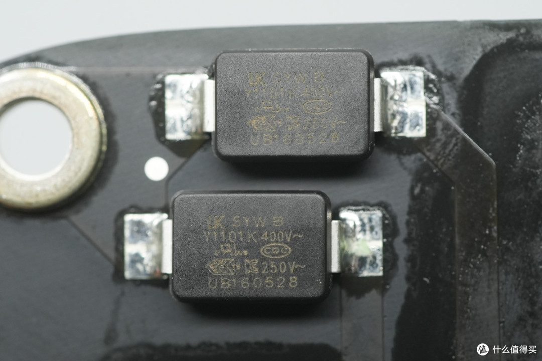 苹果M6 Mac mini迷你主机6999起做得如何?拆解看看