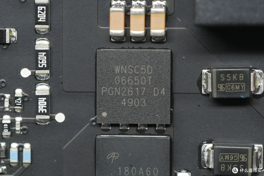 苹果M6 Mac mini迷你主机6999起做得如何?拆解看看