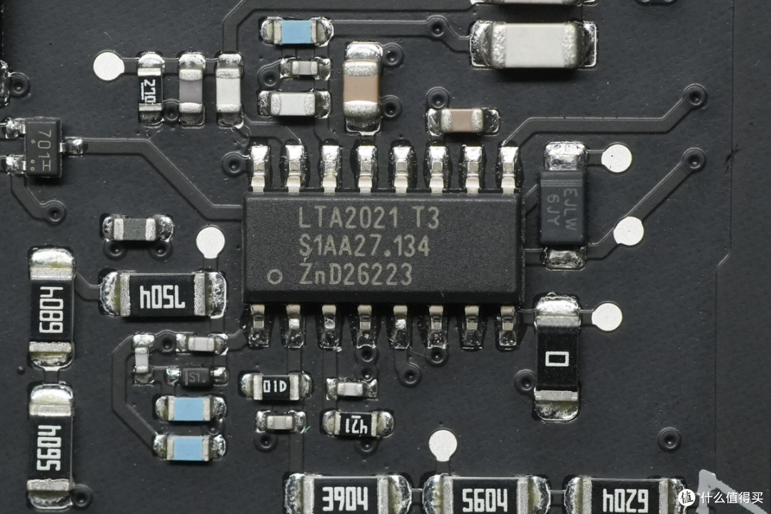 苹果M6 Mac mini迷你主机6999起做得如何?拆解看看