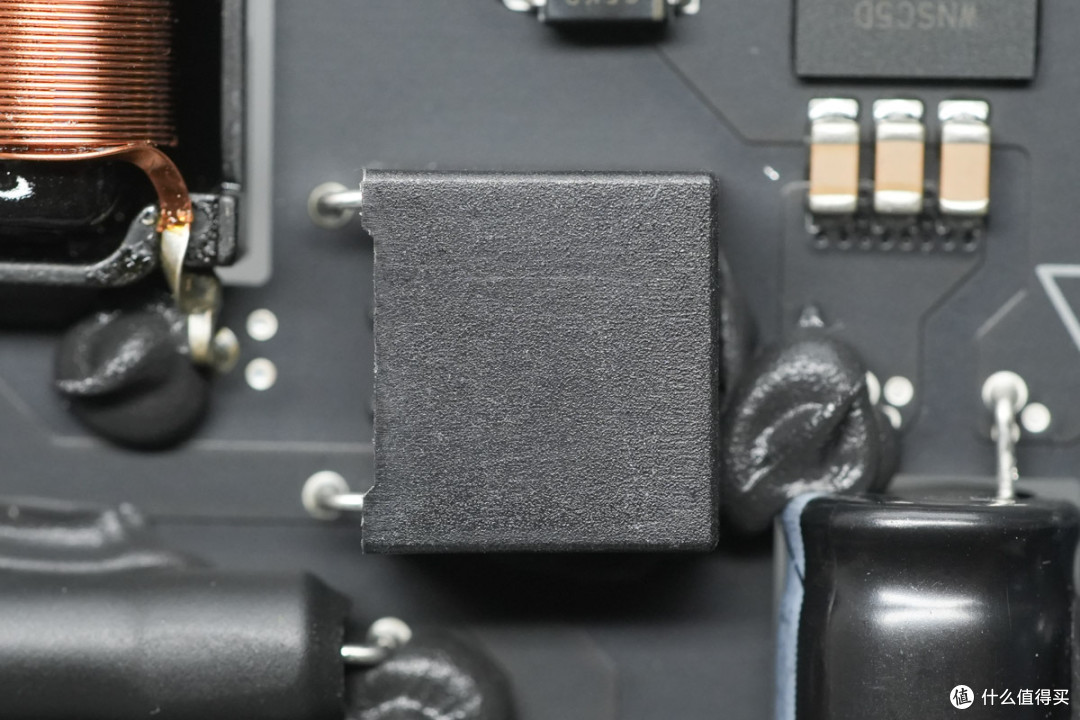 苹果M6 Mac mini迷你主机6999起做得如何?拆解看看