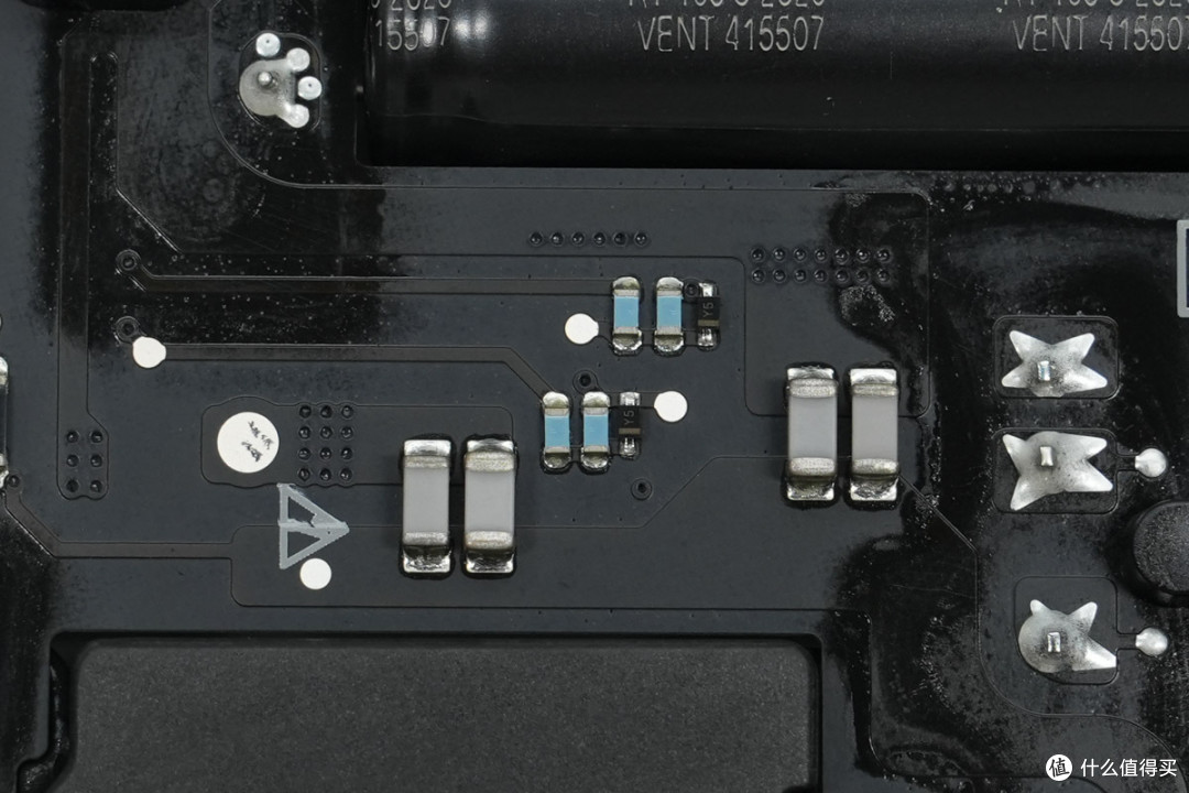 苹果M6 Mac mini迷你主机6999起做得如何?拆解看看
