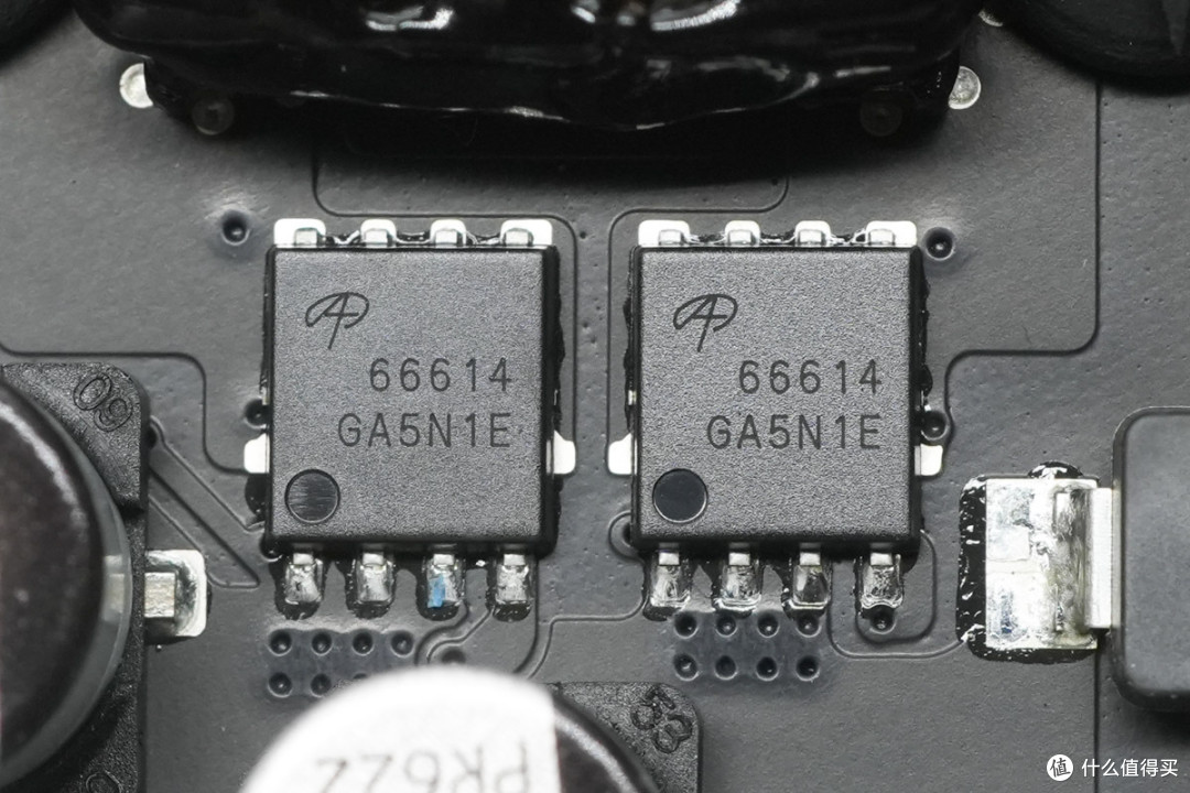 苹果M6 Mac mini迷你主机6999起做得如何?拆解看看