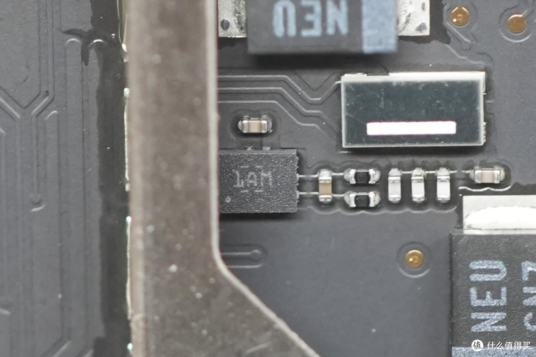 苹果M6 Mac mini迷你主机6999起做得如何?拆解看看