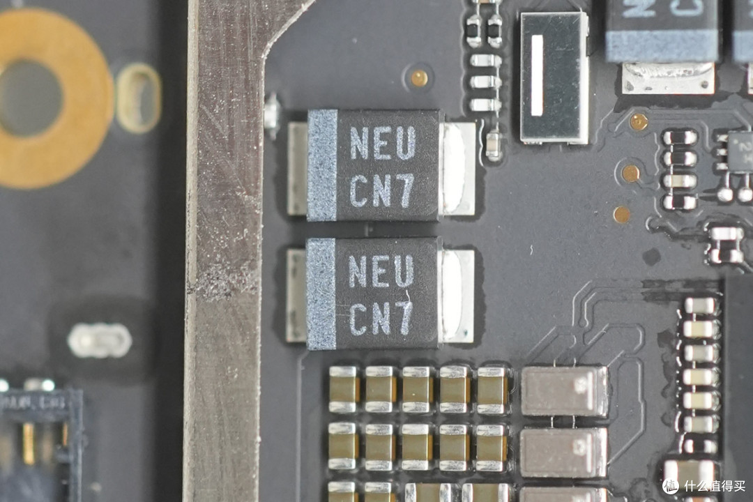 苹果M6 Mac mini迷你主机6999起做得如何?拆解看看