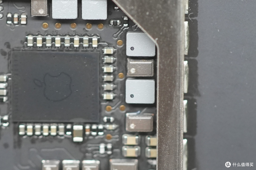 苹果M6 Mac mini迷你主机6999起做得如何?拆解看看