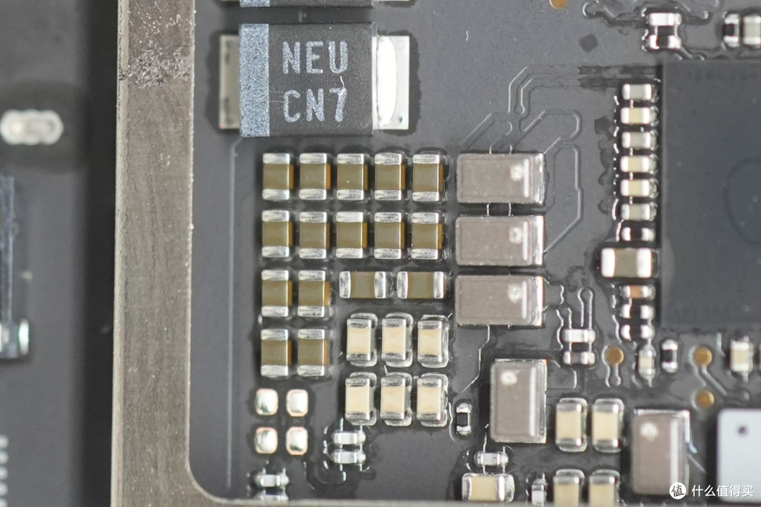 苹果M6 Mac mini迷你主机6999起做得如何?拆解看看