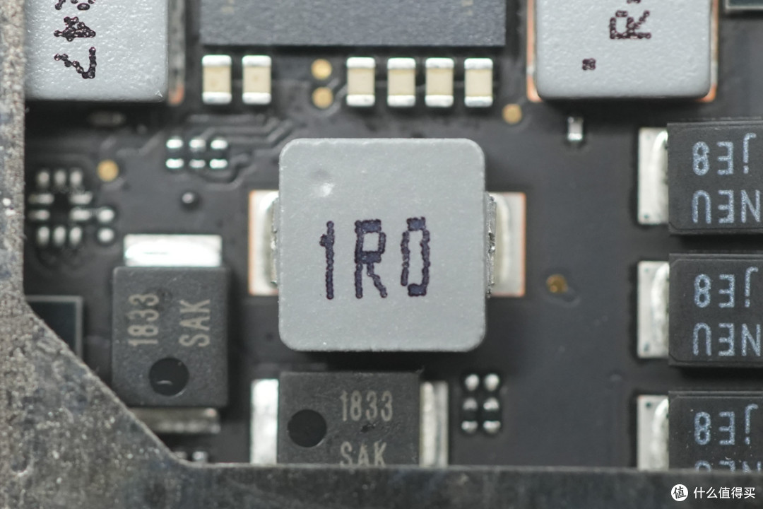 苹果M6 Mac mini迷你主机6999起做得如何?拆解看看