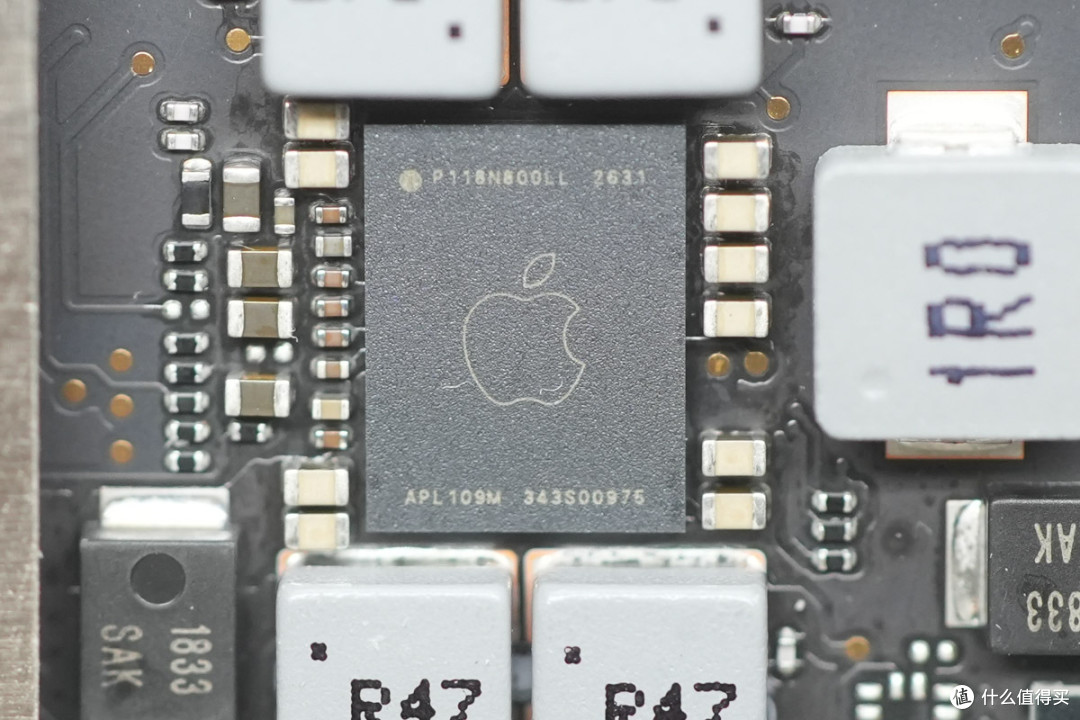 苹果M6 Mac mini迷你主机6999起做得如何?拆解看看