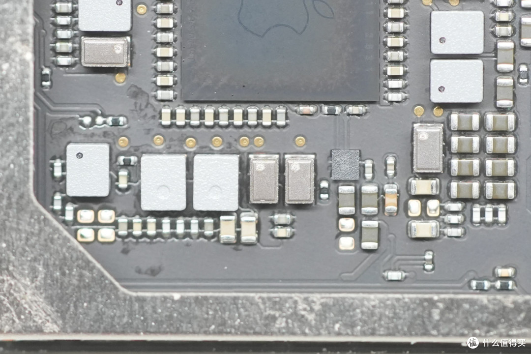 苹果M6 Mac mini迷你主机6999起做得如何?拆解看看