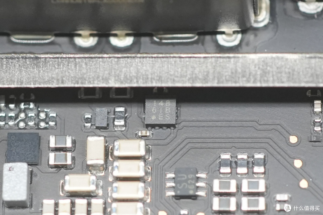 苹果M6 Mac mini迷你主机6999起做得如何?拆解看看
