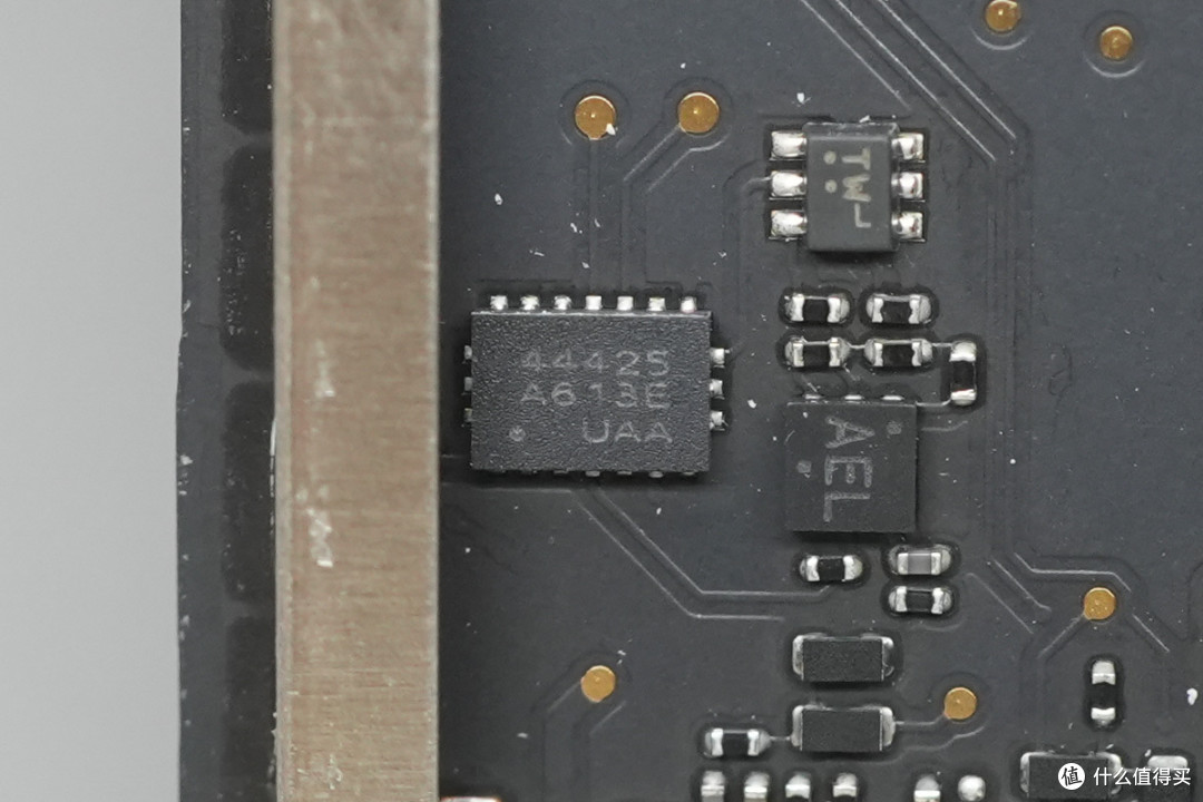 苹果M6 Mac mini迷你主机6999起做得如何?拆解看看