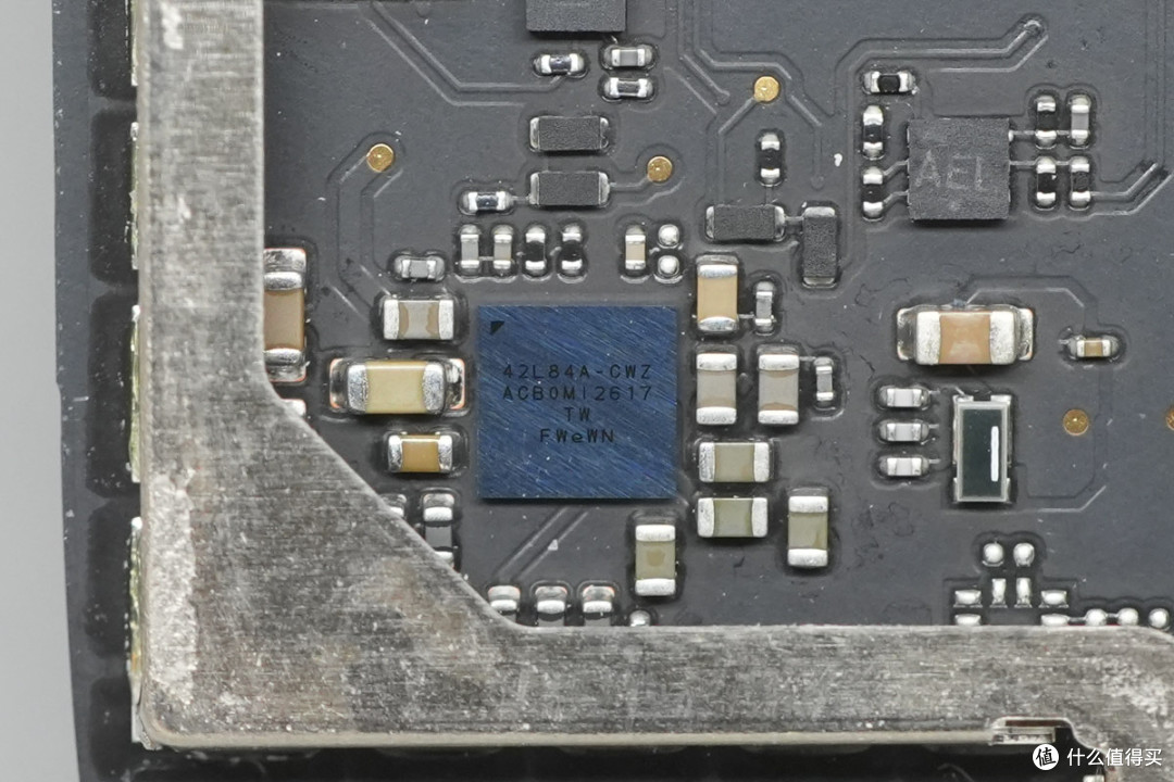 苹果M6 Mac mini迷你主机6999起做得如何?拆解看看