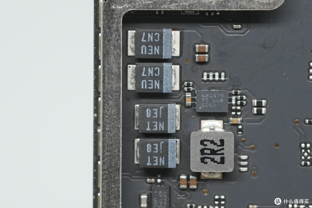 苹果M6 Mac mini迷你主机6999起做得如何?拆解看看