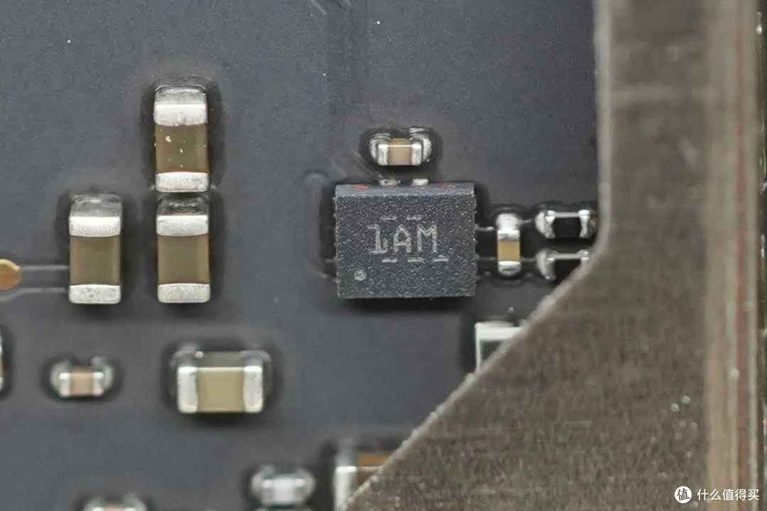 苹果M6 Mac mini迷你主机6999起做得如何?拆解看看