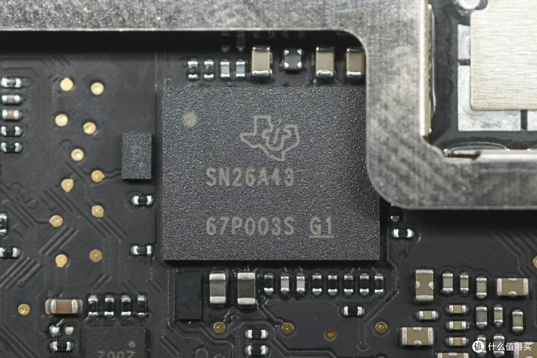 苹果M6 Mac mini迷你主机6999起做得如何?拆解看看