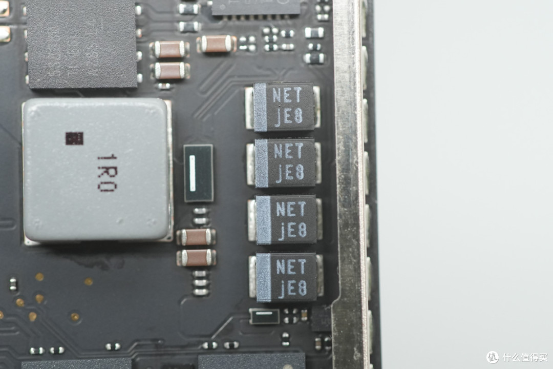 苹果M6 Mac mini迷你主机6999起做得如何?拆解看看