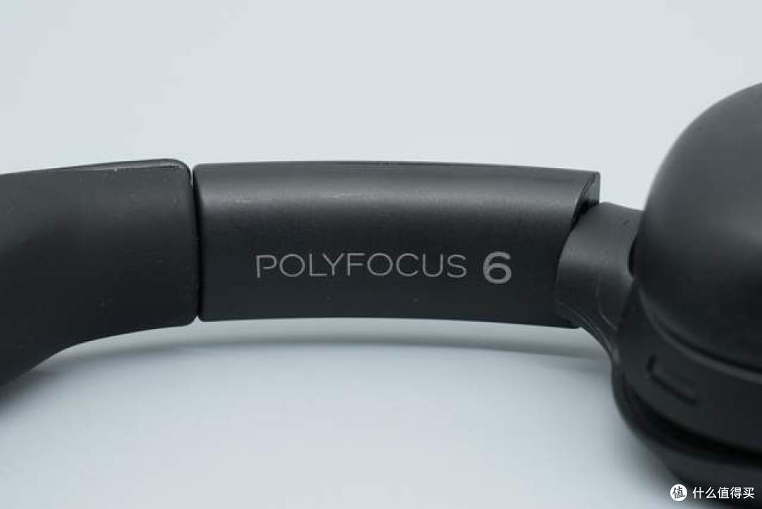 挂上就能充！惠普POLY FOCUS 6无线充耳机拆解