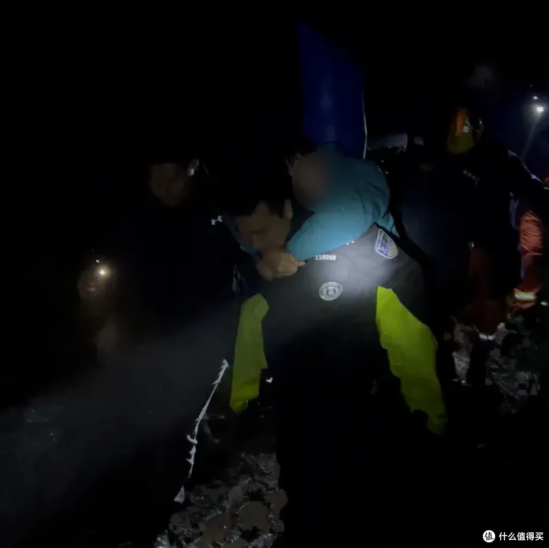 山野备忘录|独闯4500米雪山散心,他把命差点留在上面