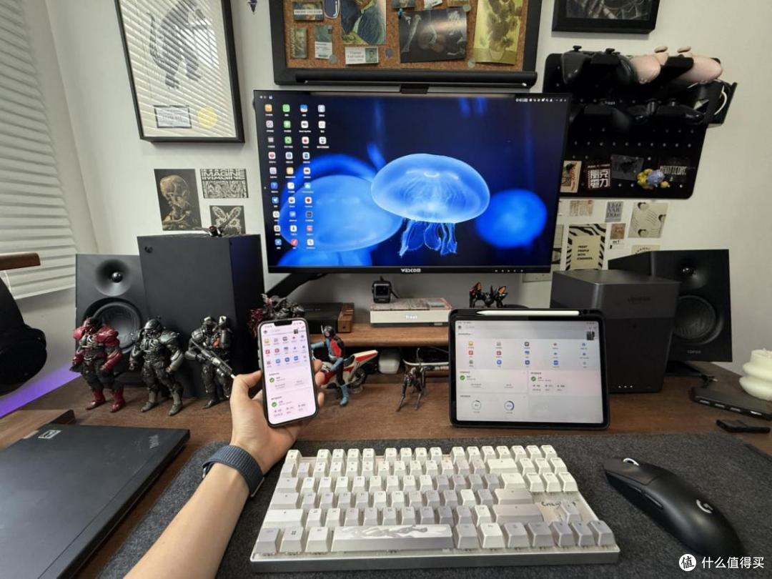 听劝“iPhone18别花钱上 512G”存储交给绿联DH4300 Plus