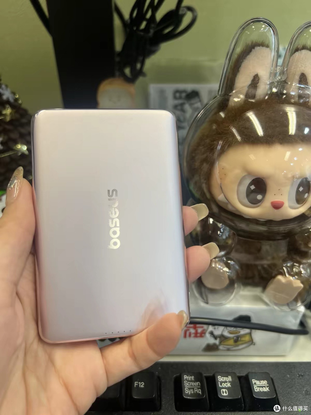 倍思磁吸充电宝,出行续航好搭档