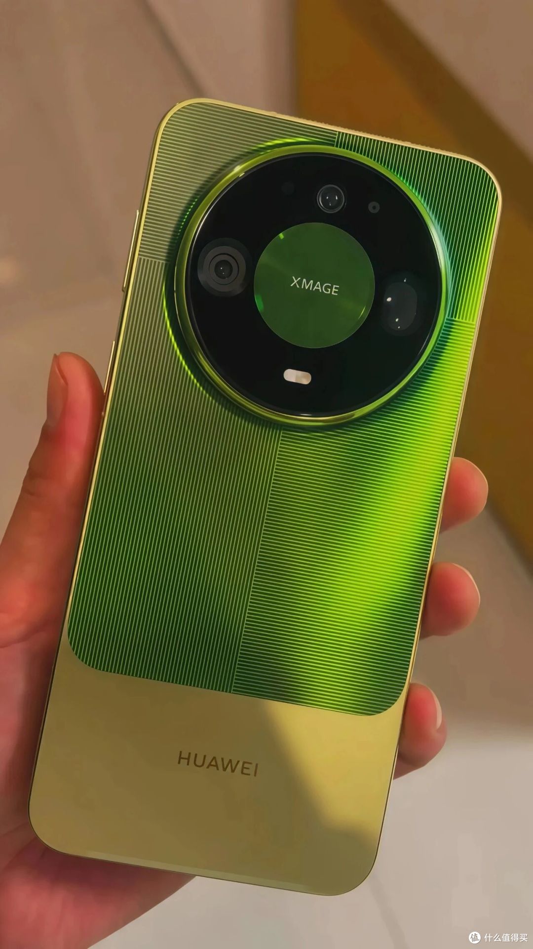 华为 Mate 90 定档10月1日,典藏版的“大镜头”也曝光了!