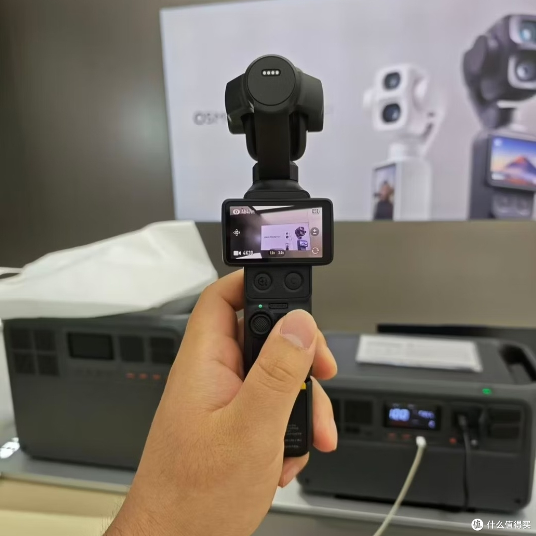 大疆 Osmo Pocket 4P,把“稳”和“画质”都塞进了口袋