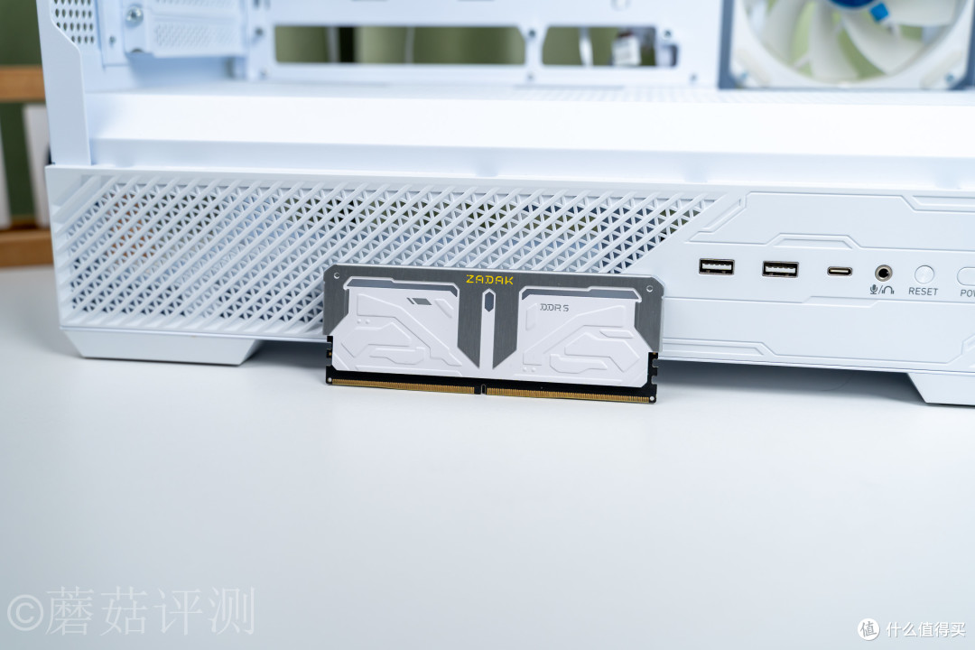 小钢炮的越级答卷：微星MAG Z890M GAMING PLUS WIFI小黑龙 评测