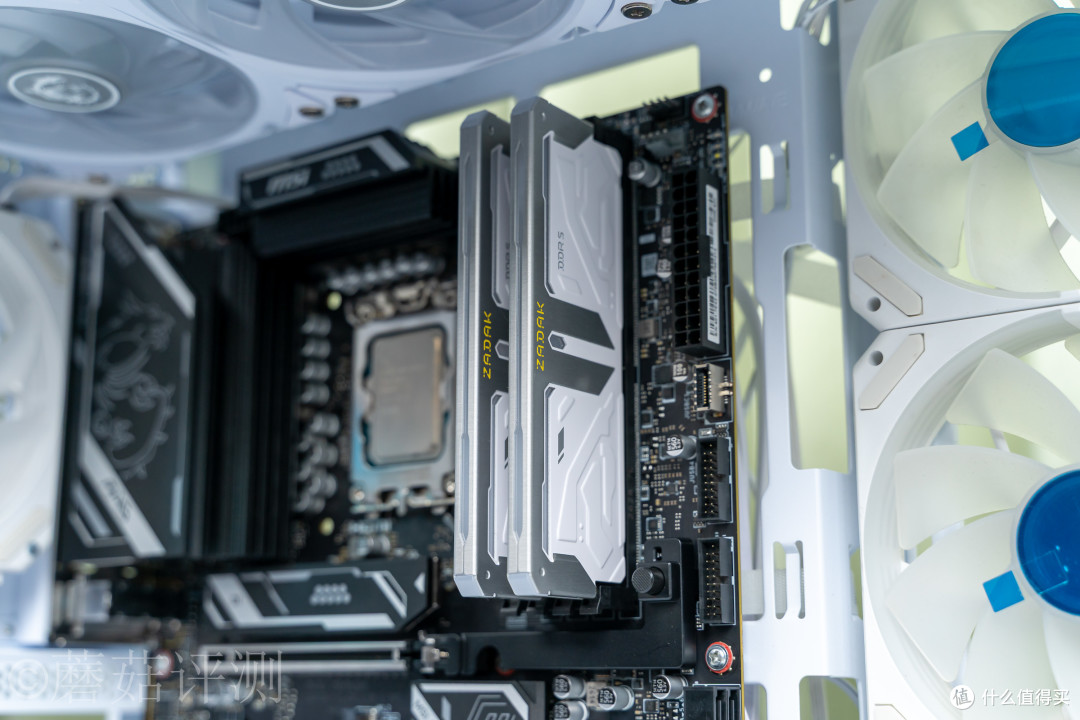 小钢炮的越级答卷：微星MAG Z890M GAMING PLUS WIFI小黑龙 评测