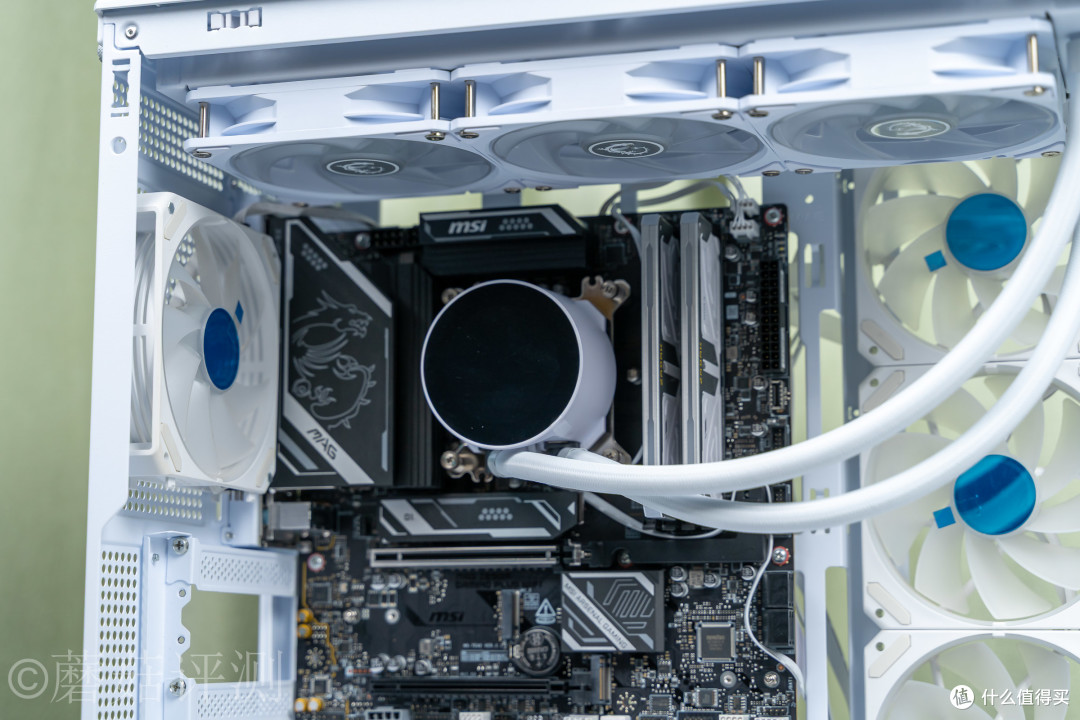 小钢炮的越级答卷：微星MAG Z890M GAMING PLUS WIFI小黑龙 评测