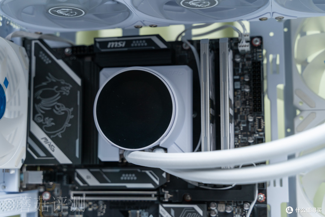 小钢炮的越级答卷：微星MAG Z890M GAMING PLUS WIFI小黑龙 评测