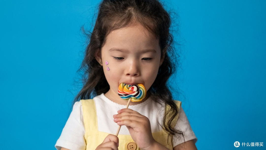孩子吃糖不可怕，怕的是糖渣掉进沟里出不来