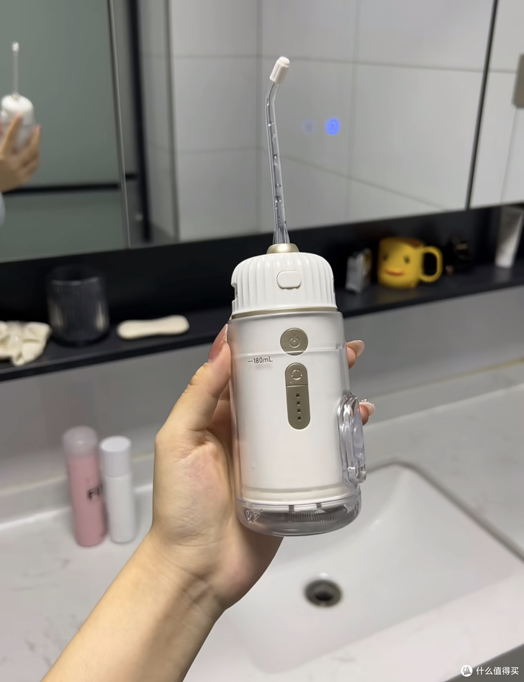 冲牙器是智商税吗?我用了一年才搞明白,它和牙线根本不是一回事