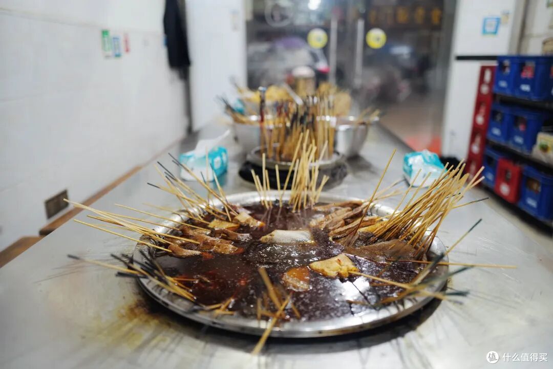 花100块,在这座冷门小城吃三天!人不多,花钱少,饭好吃