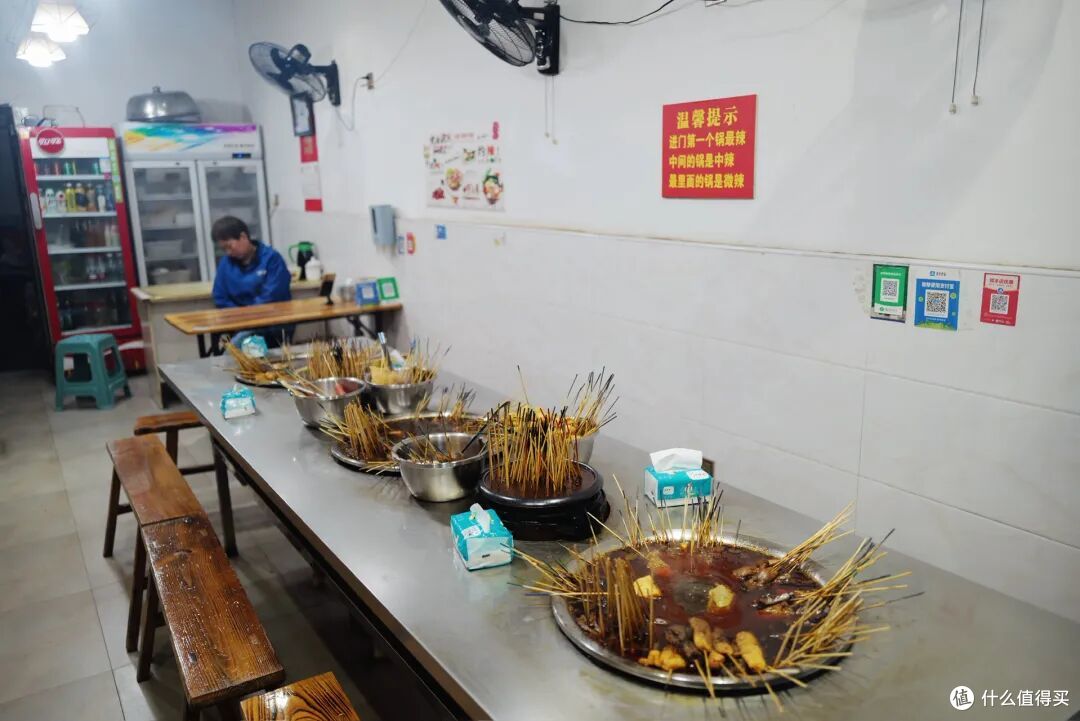 花100块,在这座冷门小城吃三天!人不多,花钱少,饭好吃