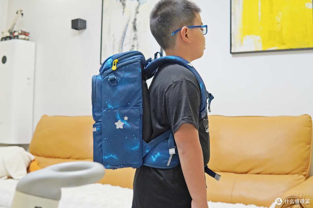 开学一个月真实分享,给娃换了个轻巧的GMT for Kids护脊书包