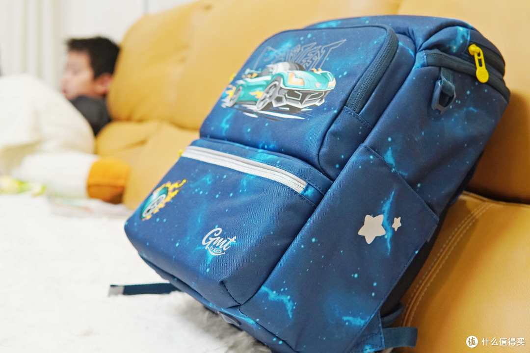 开学一个月真实分享,给娃换了个轻巧的GMT for Kids护脊书包
