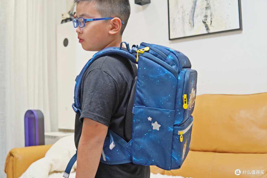 开学一个月真实分享,给娃换了个轻巧的GMT for Kids护脊书包