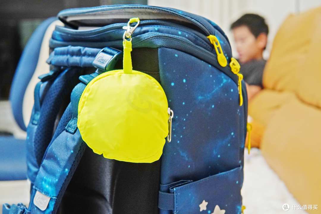 开学一个月真实分享,给娃换了个轻巧的GMT for Kids护脊书包